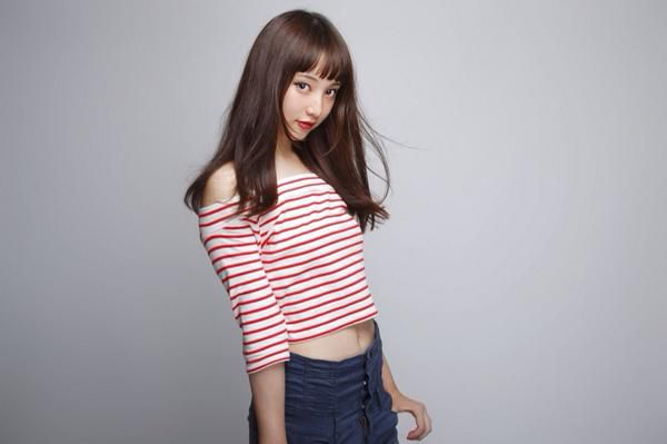 日本养眼美女山田爱奈户外清纯靓丽美照