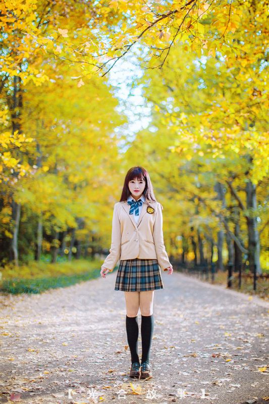 可爱学院风美眉秋日唯美写真集