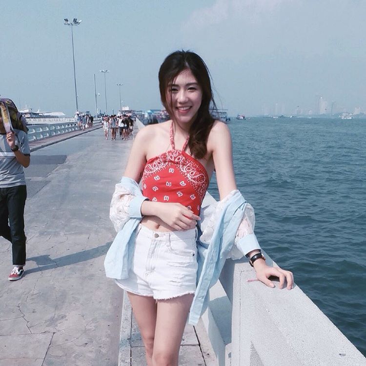 清新脱俗美女Gail Panyata养眼写真图片