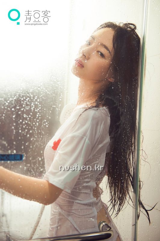 90后肉感少女尤Una娜性感诱惑写真