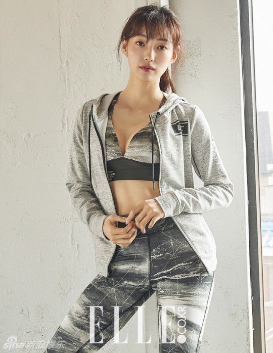 韩国性感女星李L运动装性感写真