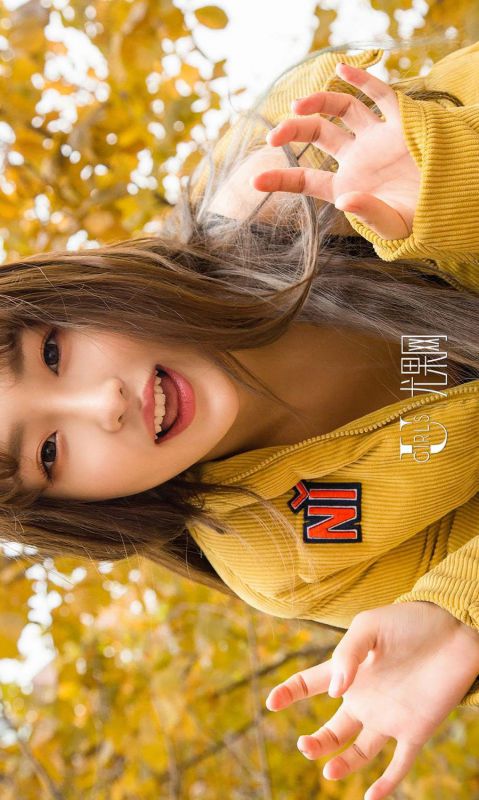 90后清纯少女含含性感魅力写真