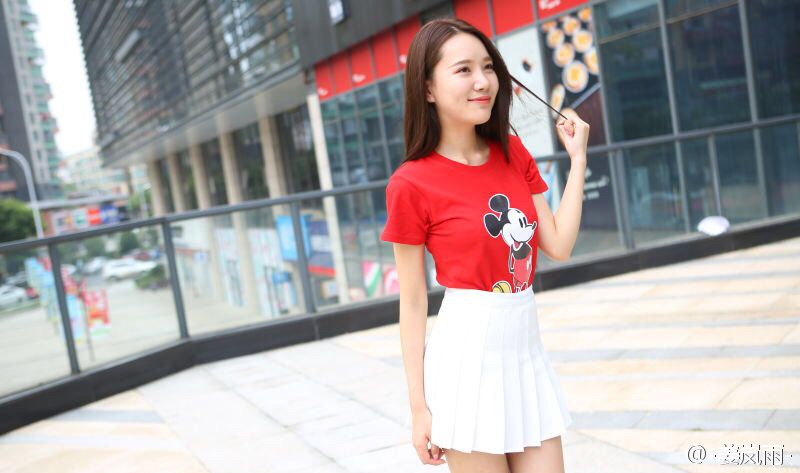 极品气质美女姜岚雨养眼摄影图片