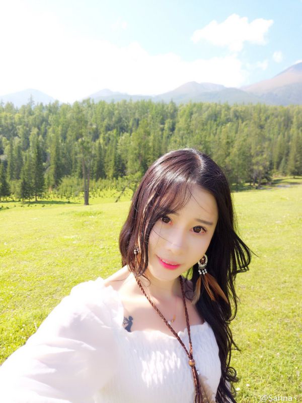 90后美女老板汤维嘉微博私拍美照图片