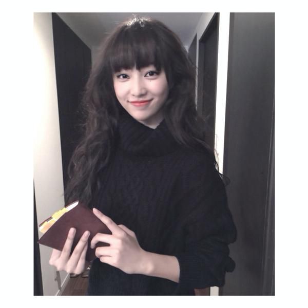 日本养眼美女山田爱奈户外清纯靓丽美照