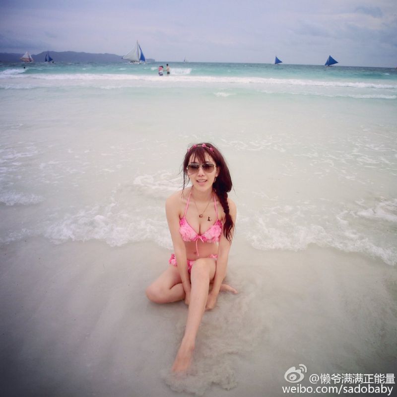 90后美眉晓燕微博私拍养眼美照