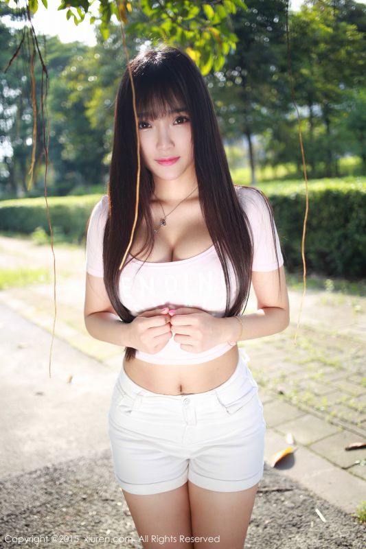 美媛馆长发美眉夏瑶baby户外清新写照