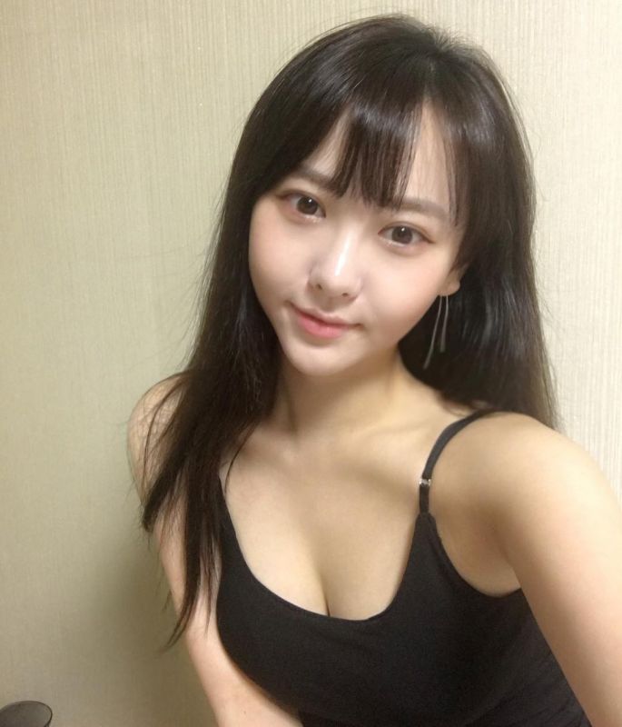 韩国巨乳美女Lovelyn养眼私拍图片