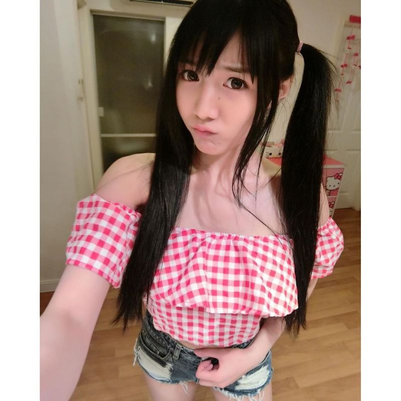 童颜巨乳美女Arisara Karbdecho自拍美图大全