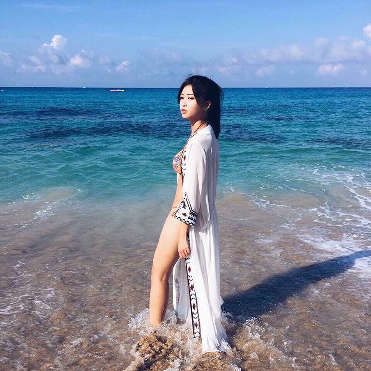 90后清纯可爱美女林芷葳私拍美照图片
