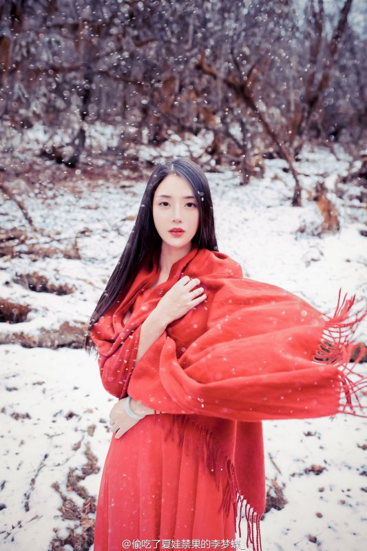 长发公主李梦蝶雪地清纯唯美图片