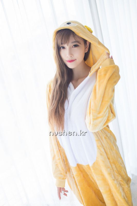 90后清纯可爱美女杨晨晨动物装唯美图集