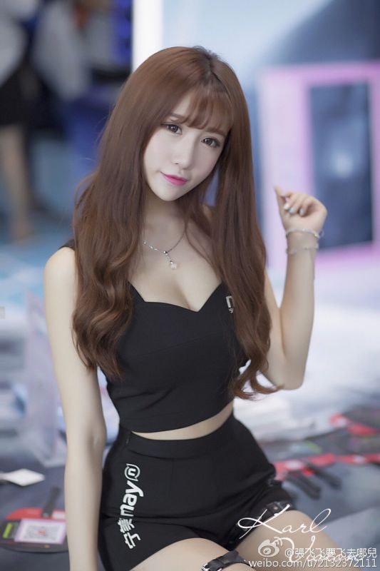 高清养眼美女张飞飞微博灵动美照图片