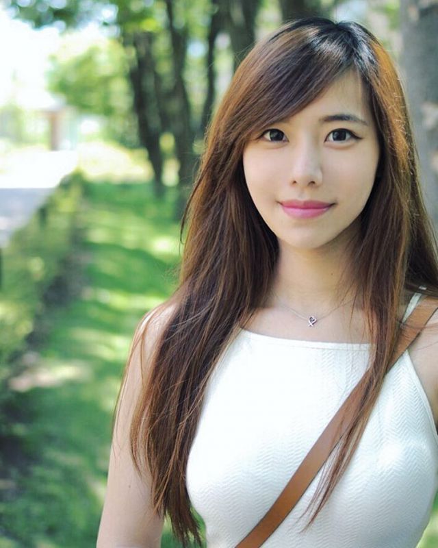 台湾清纯美女Honnie Huang私拍图片合辑