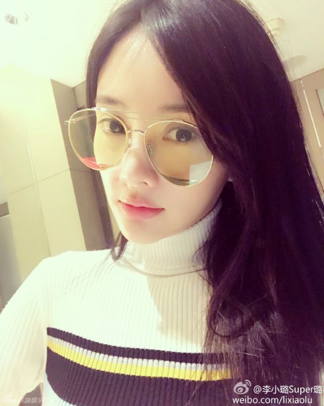 明星辣妈李小璐晒美艳自拍