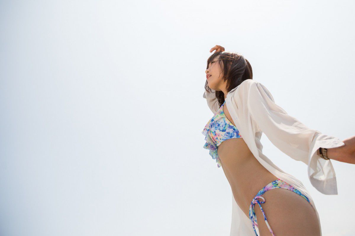 日本甜美女孩关口爱美夏日超短裙写真