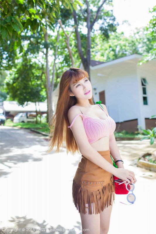爱蜜社大胸妹子LalaBaby啦啦夏日清凉比基尼写真