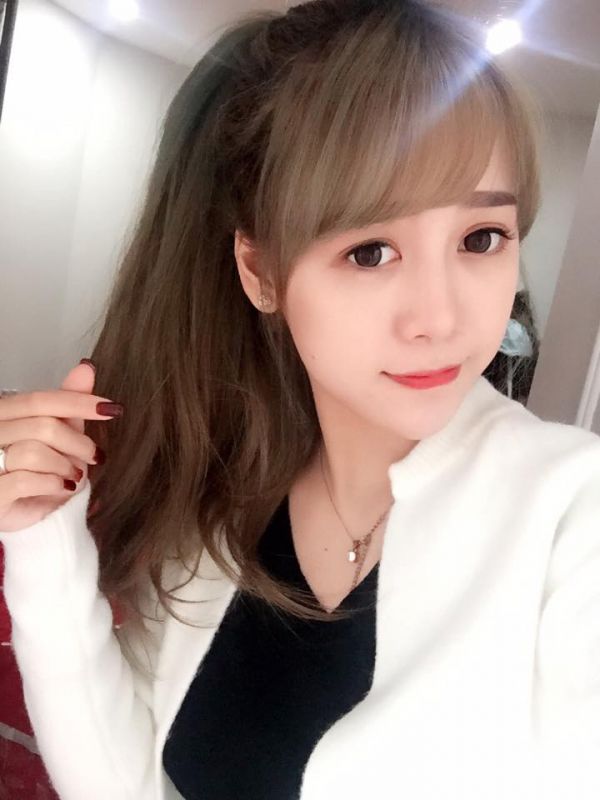 甜美型美女Kim Khanh唯美自拍图片