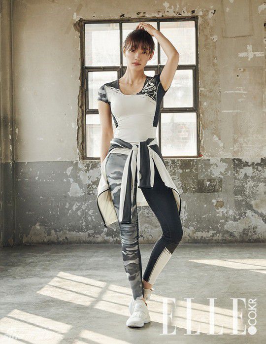 韩国性感女星李L运动装性感写真