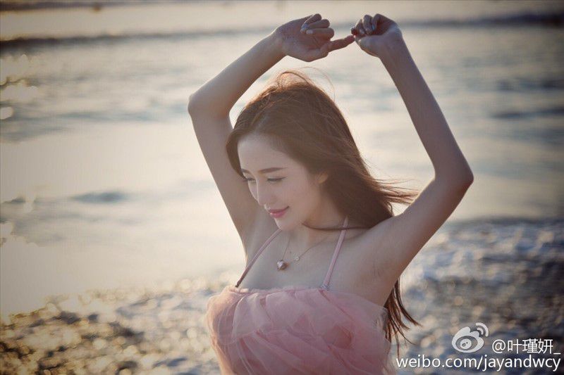 妖娆性感美女叶瑾妍诱惑私房写真