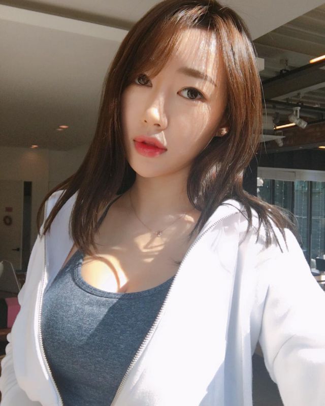 瑜伽服美女朴智英Park Ji Young私拍图片合辑