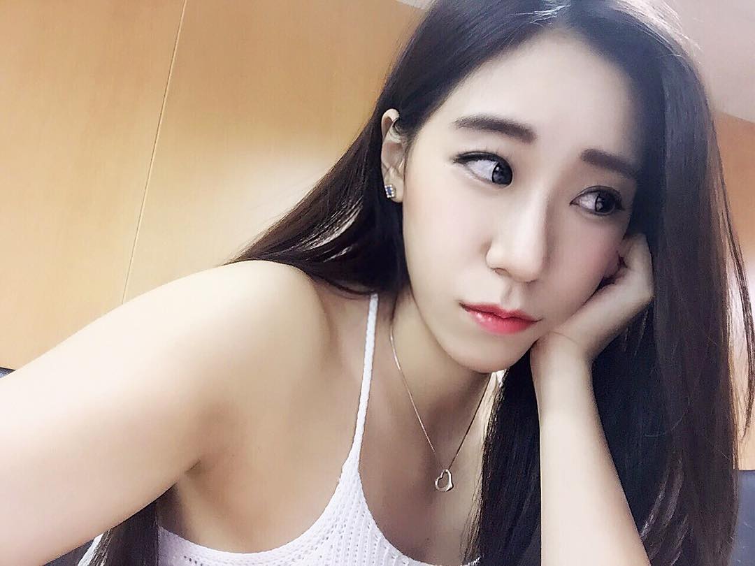 大长腿美女钱柏芊私拍图片大全
