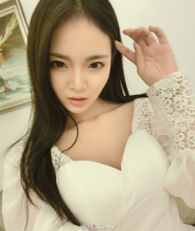 唯美长发美女于晨Cenky自拍养眼美图