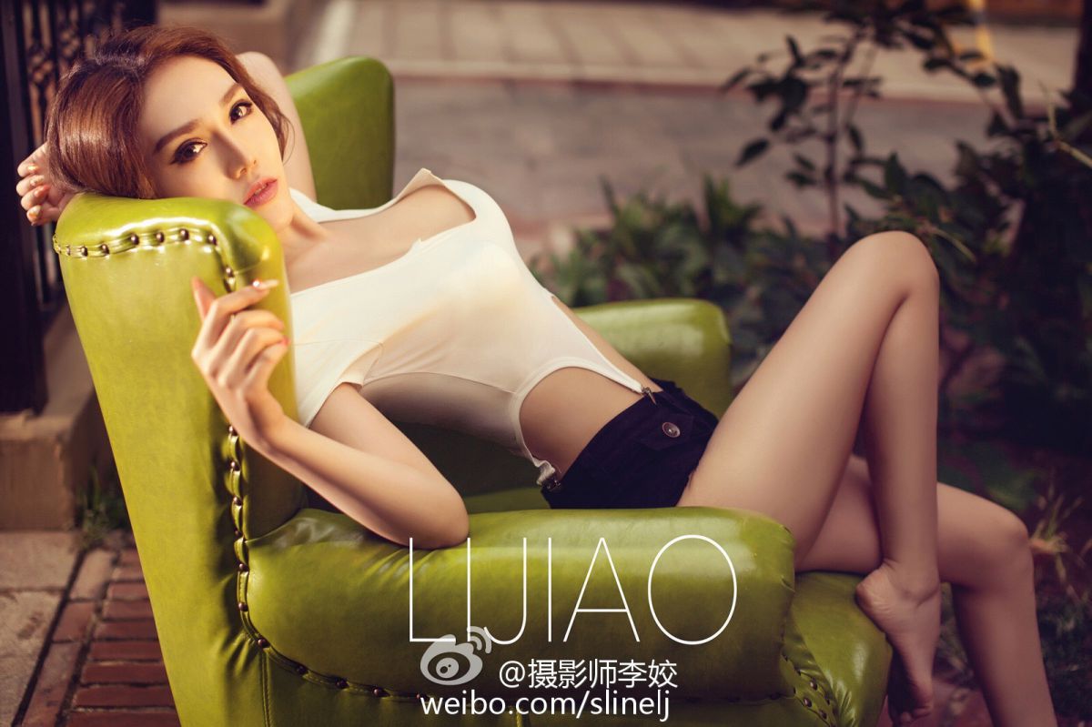 火辣女孩王尔琳私房湿身诱惑写真集