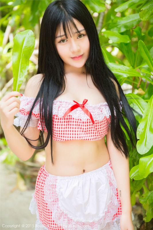波萝社小萝莉八宝icey户外比基尼写真