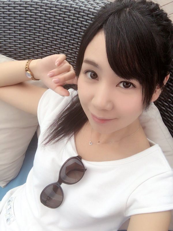 90后小美女今井蜜月私拍图片合辑