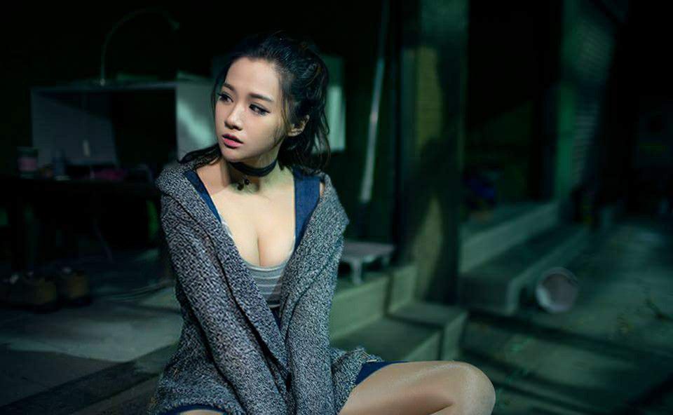 90后美女模特陈\充满忧伤感的私拍照