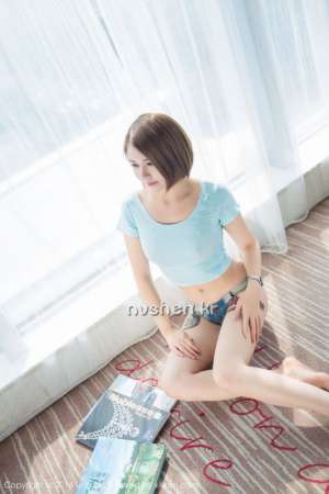 短发气质美女凯竹BuiBui养眼私房照