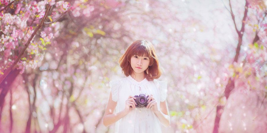 桃花树下的清纯女生貌美如花