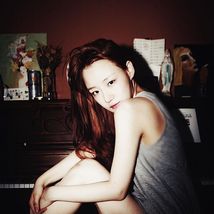 魔鬼身材的韩国美女林智贤户外美照