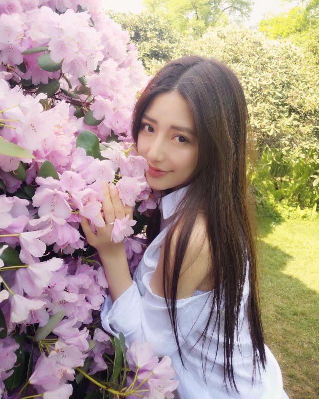 高颜值美女王雪儿Snowbaby美貌与身材的结合体
