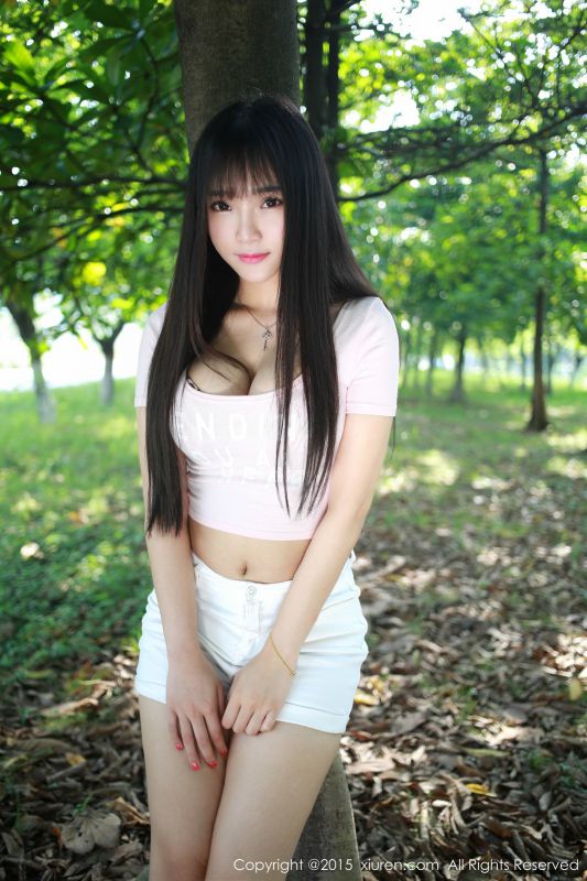 美媛馆长发美眉夏瑶baby户外清新写照
