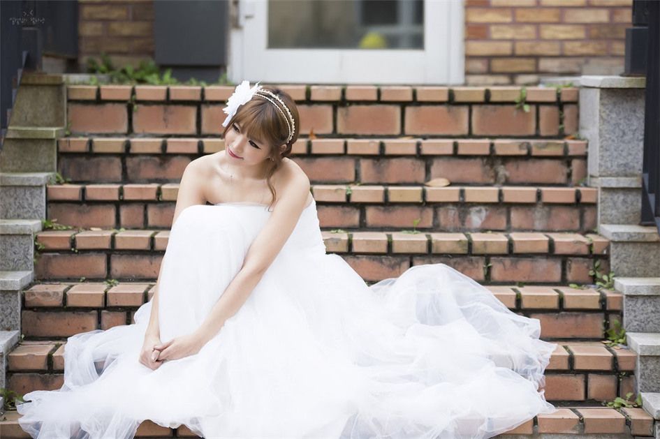 韩国车模李恩慧白色婚纱唯美写照