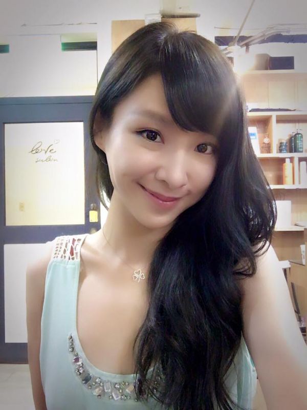 台湾美女主播张宇私拍美图欣赏