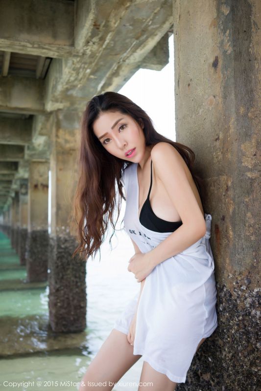 魅妍社童颜巨乳美女陈欣性感比基尼外拍照