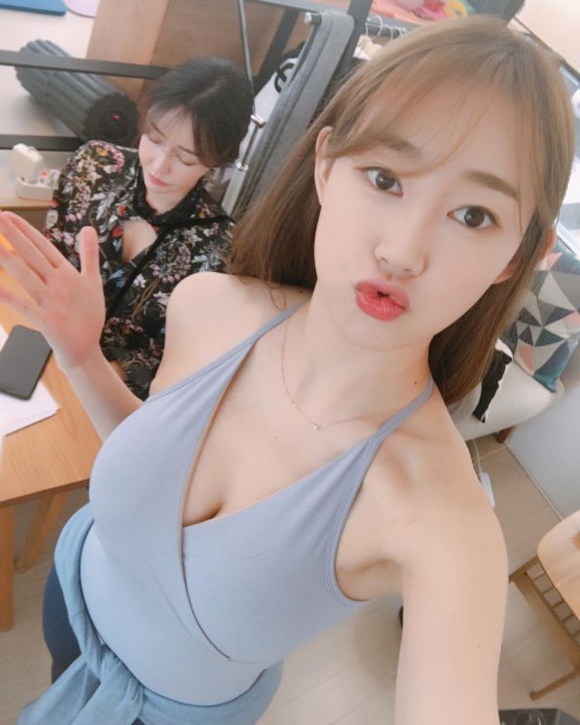 瑜伽服美女朴智英Park Ji Young私拍图片合辑