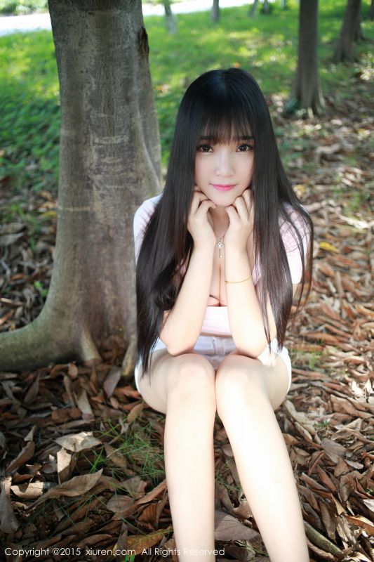 美媛馆长发美眉夏瑶baby户外清新写照