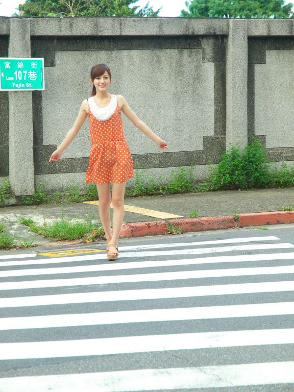 台湾短裙美女村村高清唯美写真