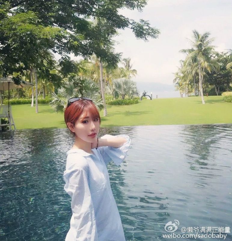 90后美眉晓燕微博私拍养眼美照