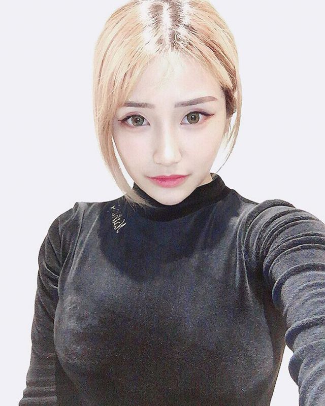 好身材美女邱筠净Gina养眼私拍美照