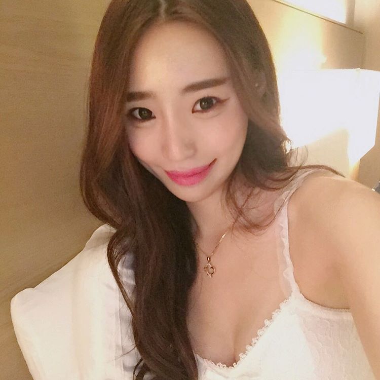 韩国网拍美女Eunjiii私拍比基尼图片