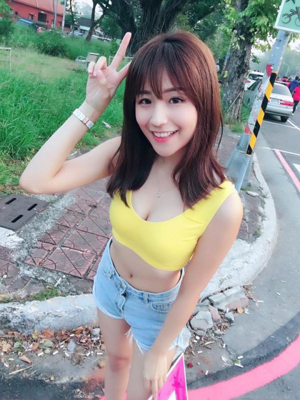 高清养眼美女Hebbe Cheng比基尼私拍图片