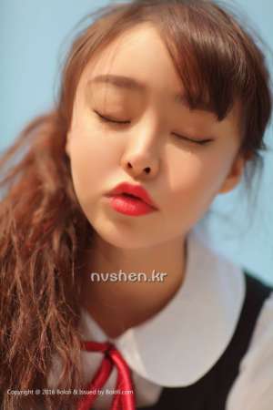 90后漂亮美眉柳侑绮清纯唯美图集