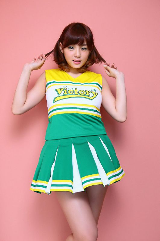 日本女优筱崎爱私房上演脱衣秀