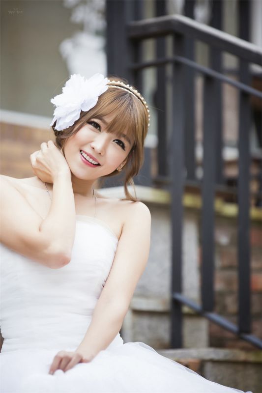 韩国车模李恩慧白色婚纱唯美写照