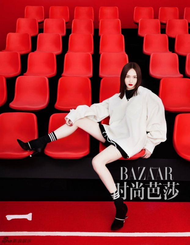 美女明星唐嫣妖娆红唇秀香肩引视觉震撼